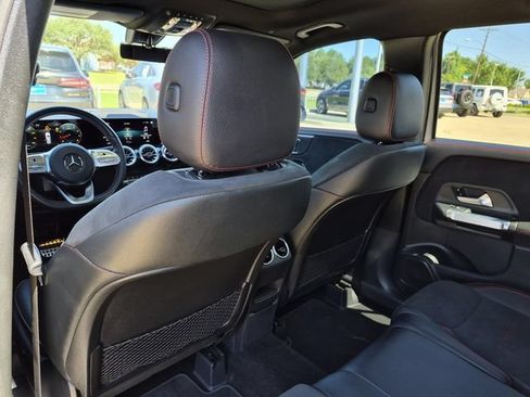 Used 2023 Mercedes-Benz GLB 250 image 17