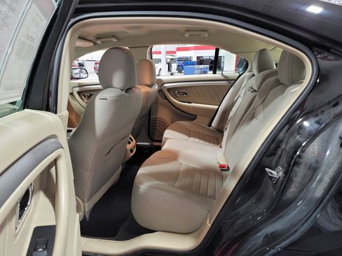 Used 2018 Ford Taurus SE image 21