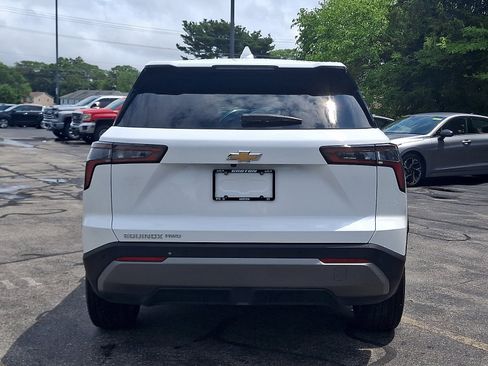 Used 2025 Chevrolet Equinox LT AWD/4WD image 5