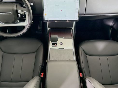 New 2026 Land Rover Range Rover Long Wheelbase SE AWD/4WD image 18