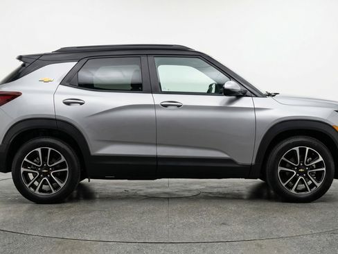 Used 2025 Chevrolet TrailBlazer LT image 11