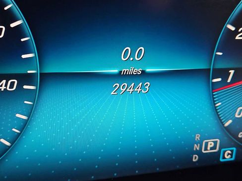 Used 2021 Mercedes-Benz GLC 300 4MATIC image 13