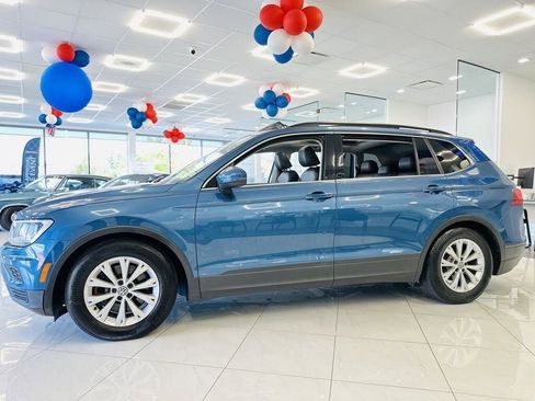 Used 2019 Volkswagen Tiguan SE w/ Panoramic Sunroof Package image 4