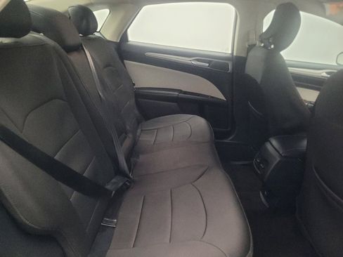 Used 2019 Ford Fusion SE w/ Equipment Group 151A FWD image 19