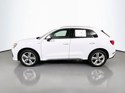 Used 2023 Audi Q3 2.0T Premium Plus w/ Premium Plus Package image 9