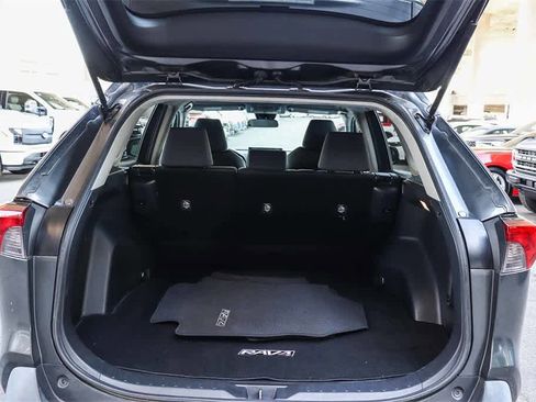 Used 2020 Toyota RAV4 XLE w/ Carpet Mat Package image 28