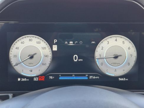 Used 2025 Hyundai Elantra Limited FWD image 34