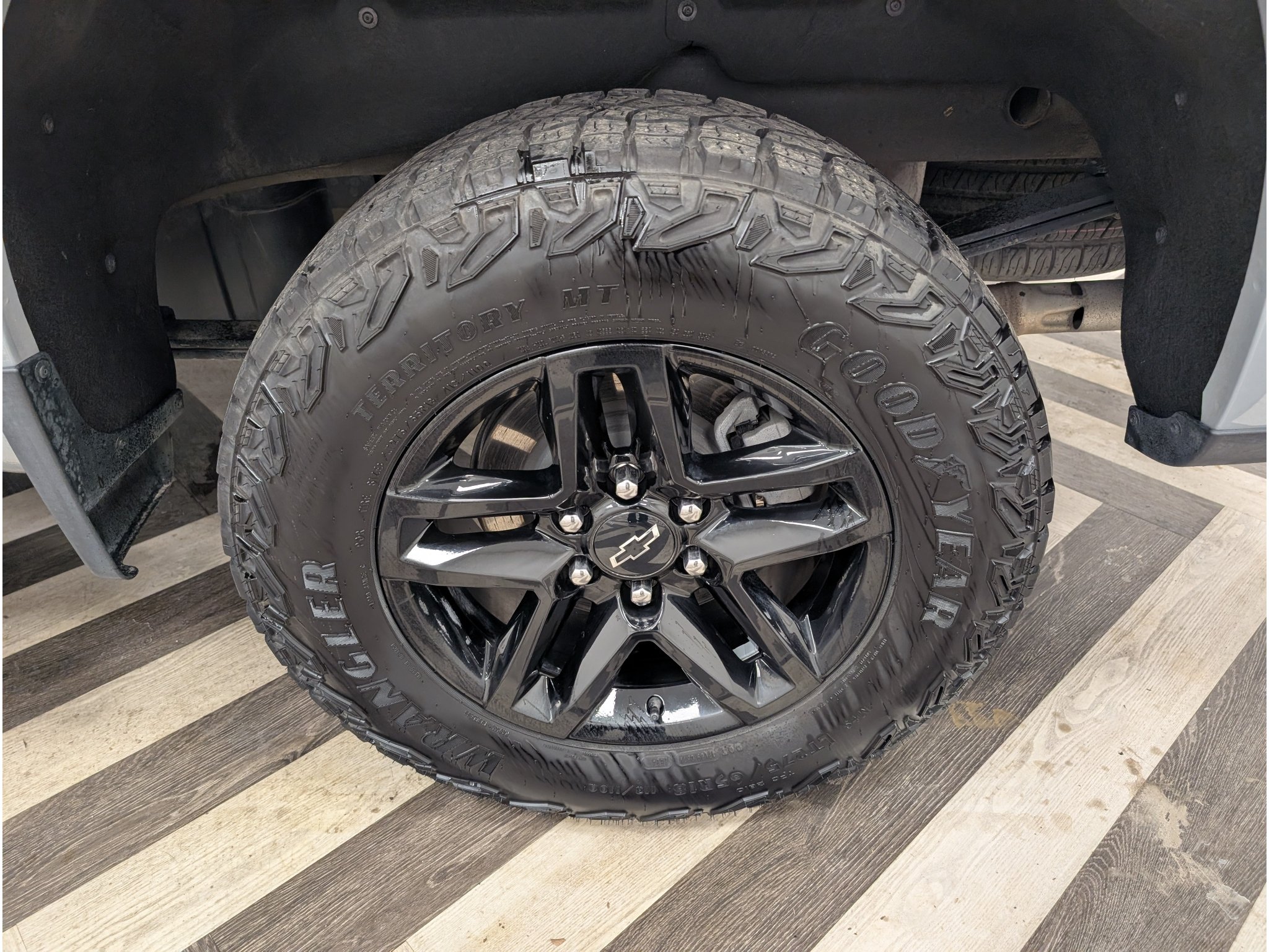 Used 2024 Chevrolet Silverado 1500 LT Trail Boss w/ Convenience Package II AWD/4WD image 19