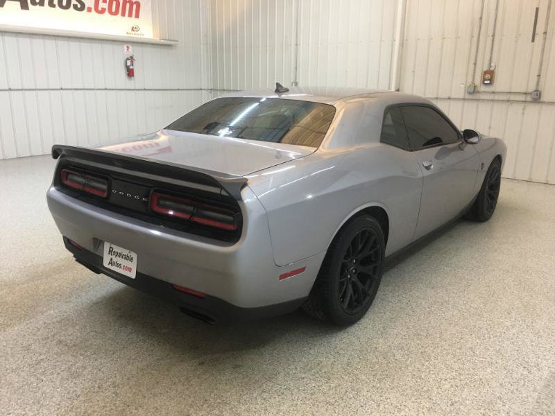 Used 2016 Dodge Challenger SRT Hellcat RWD image 4