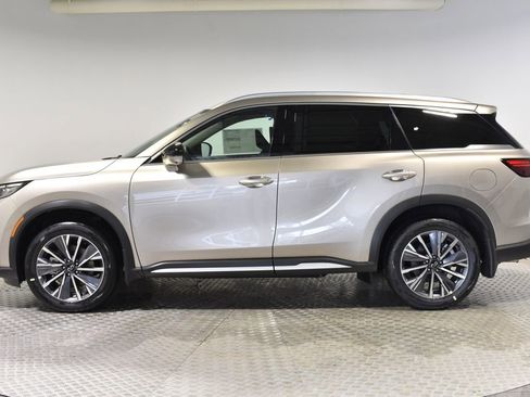 Used 2026 INFINITI QX60 Luxe w/ Family Package image 2