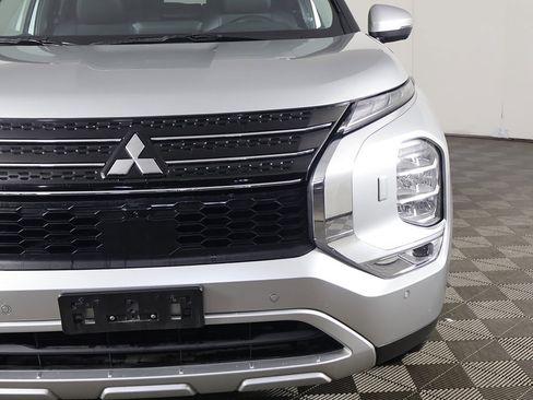 Used 2024 Mitsubishi Outlander SE image 15