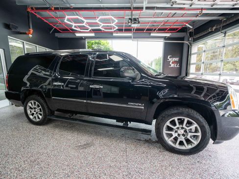 Used 2013 GMC Yukon XL Denali AWD/4WD image 5