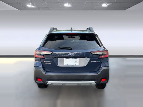 Used 2024 Subaru Outback Limited AWD/4WD image 10