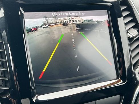 Used 2019 Jeep Cherokee High Altitude image 24