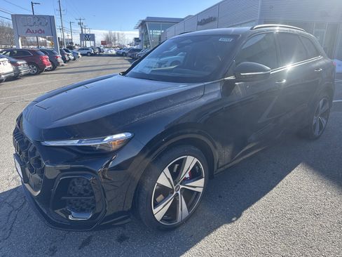 New 2025 Audi SQ5 Premium Plus image 2
