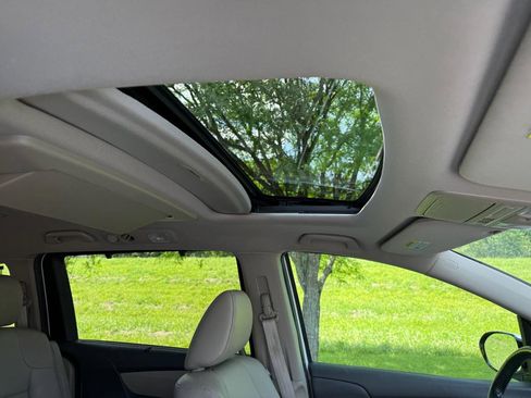 Used 2014 Honda Odyssey Touring Elite image 26