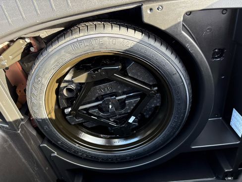 Used 2021 Chevrolet Blazer LT image 42