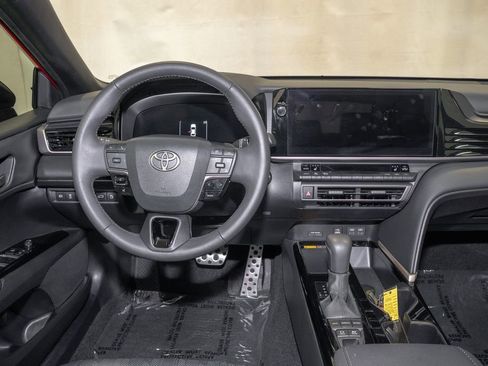 Used 2025 Toyota Camry XSE image 6