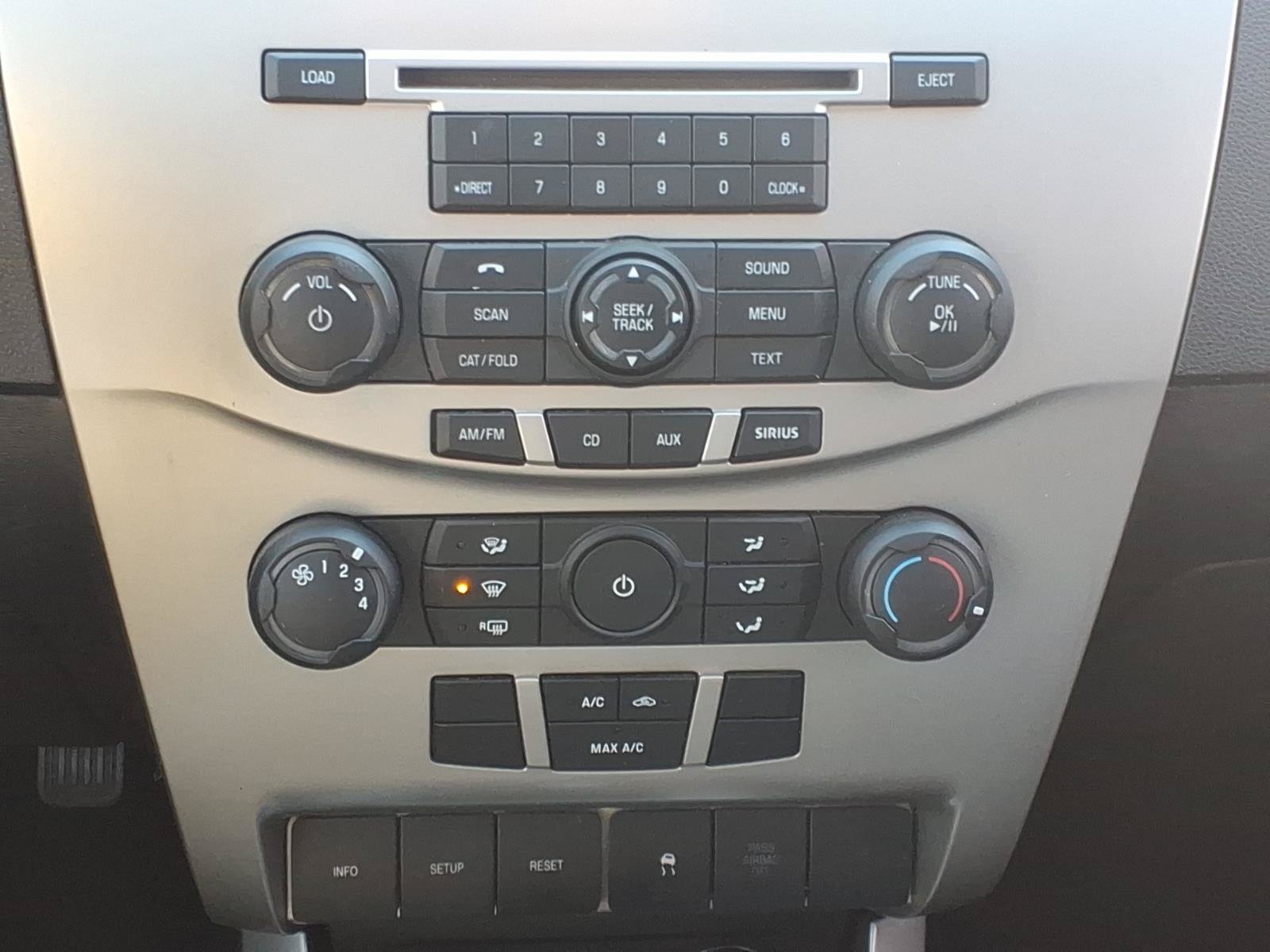 Used 2011 Ford Focus SE w/ Sedan SE Appearance Pkg FWD image 6