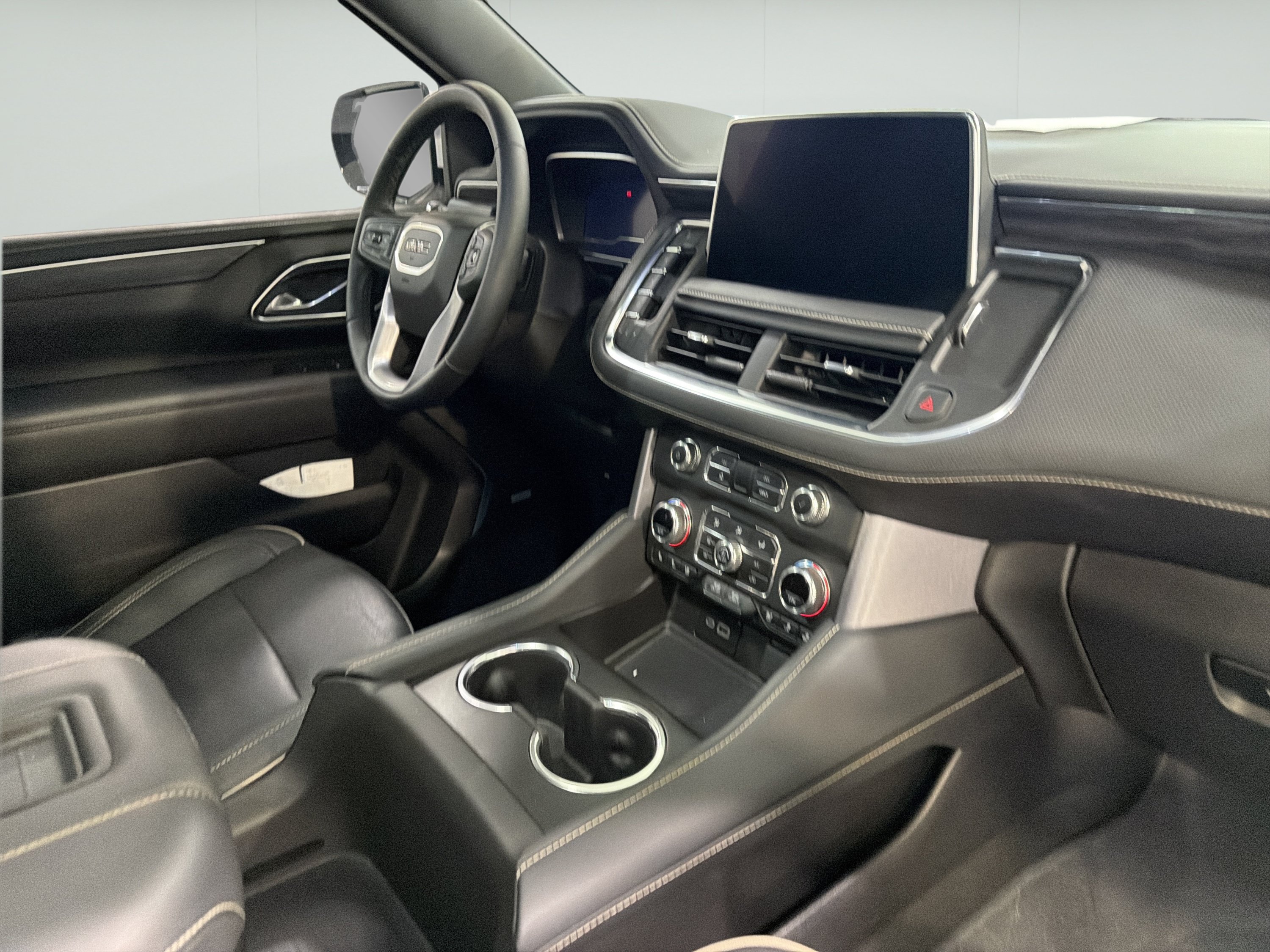 Used 2023 GMC Yukon SLT w/ SLT Premium Package AWD/4WD image 16