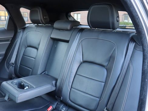 Used 2018 Jaguar F-PACE R-Sport image 15