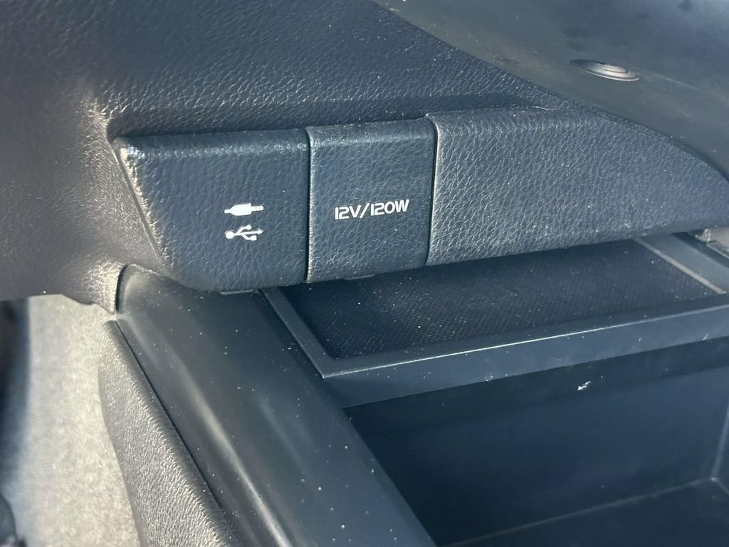 Used 2019 Toyota Camry SE w/ Convenience Package FWD image 25