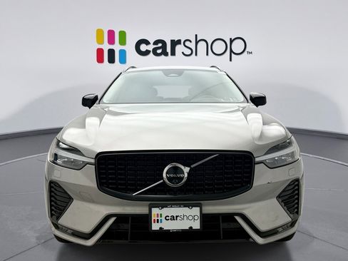 Used 2025 Volvo XC60 B5 Plus image 8