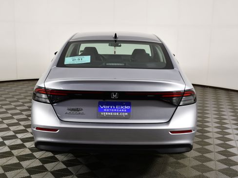 Certified 2025 Honda Accord SE image 6