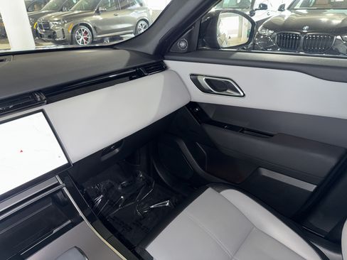 Used 2024 Land Rover Range Rover Velar Dynamic SE AWD/4WD image 31
