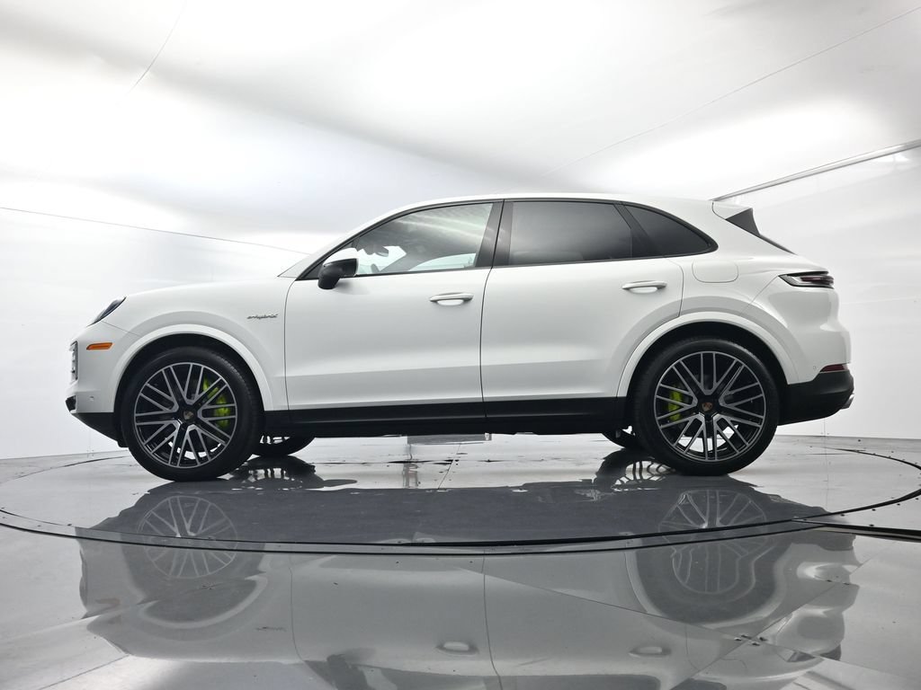 Certified 2026 Porsche Cayenne E-Hybrid AWD/4WD image 44