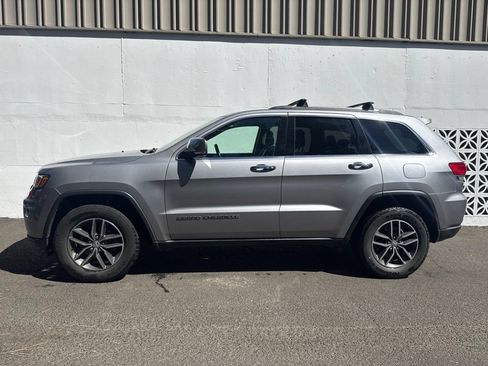 Used 2018 Jeep Grand Cherokee Limited w/ Luxury Group II AWD/4WD image 2
