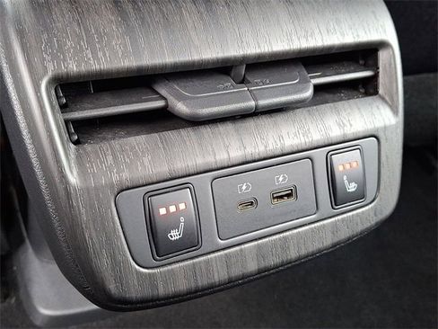 Used 2024 Nissan Ariya AWD image 11