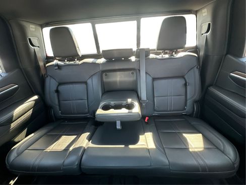 Used 2023 Chevrolet Silverado 1500 High Country w/ High Country Premium Package AWD/4WD image 15