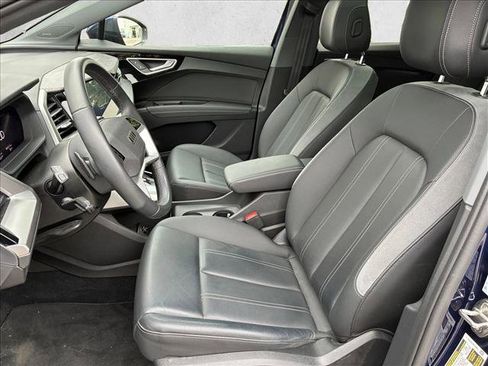Used 2023 Audi Q4 e-tron Premium Plus w/ Premium Plus RWD image 9