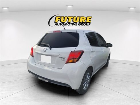 Used 2015 Toyota Yaris L image 3