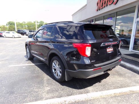 Used 2020 Ford Explorer XLT w/ Equipment Group 202A AWD/4WD image 6