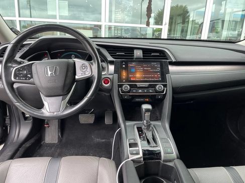 Used 2018 Honda Civic Touring image 11