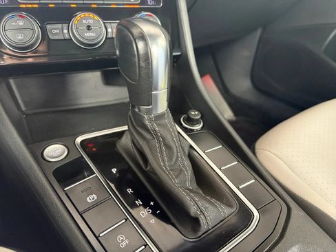 Used 2019 Volkswagen Jetta R-Line FWD image 27
