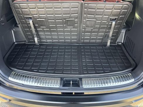 Used 2024 Kia Telluride SX w/ Towing Package image 40