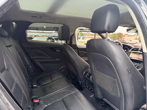 Used 2020 Jaguar F-PACE Prestige image 14