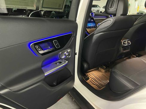 Used 2026 Mercedes-Benz GLC 300 4MATIC image 19