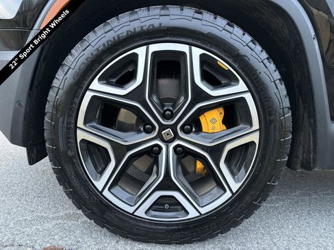 Used 2022 Rivian R1S Launch Edition image 7