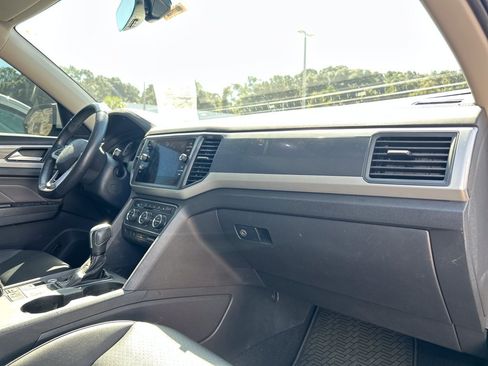 Used 2021 Volkswagen Atlas SE w/ Panoramic Sunroof Package FWD image 14