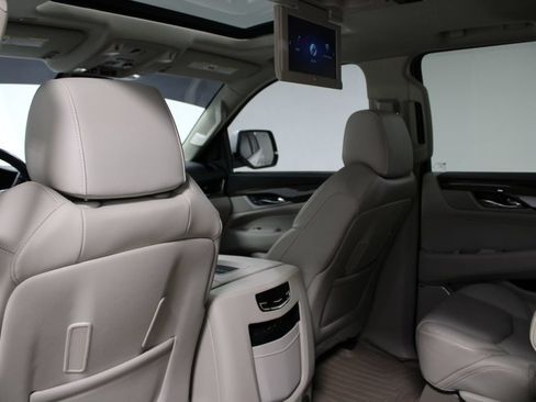 Used 2020 Cadillac Escalade Premium Luxury AWD/4WD image 20