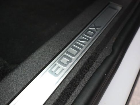 Used 2024 Chevrolet Equinox Premier image 48