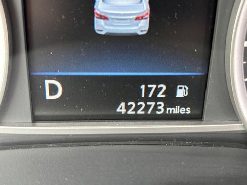 Used 2019 Nissan Sentra SV FWD image 13