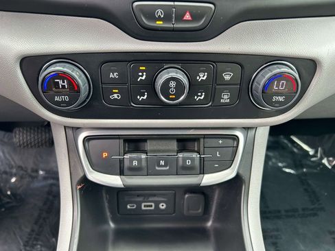 Used 2024 GMC Terrain SLT w/ Infotainment Package II AWD/4WD image 32