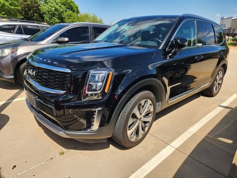 Used 2022 Kia Telluride EX w/ EX Premium Package image 2
