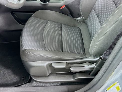 Used 2024 GMC Terrain SLE image 19