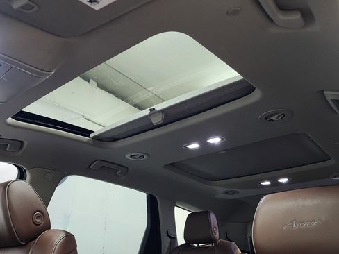 Used 2018 Buick Enclave Avenir w/ Avenir Technology Package image 25